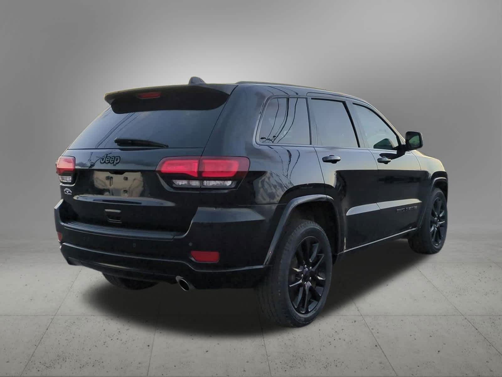 Thumbnail: 2018 Jeep Grand Cherokee - 6