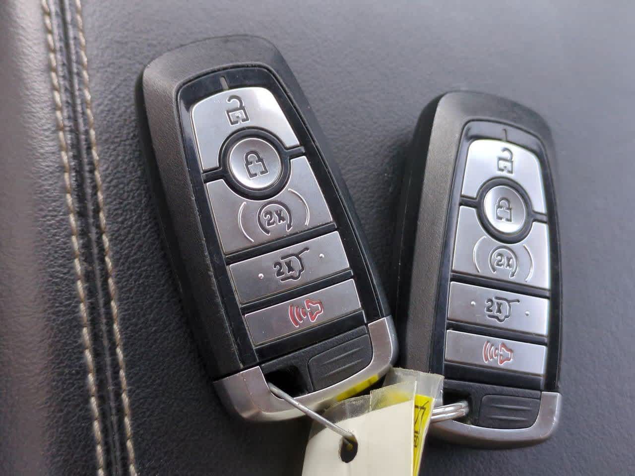 Thumbnail: 2020 Ford Explorer - 32