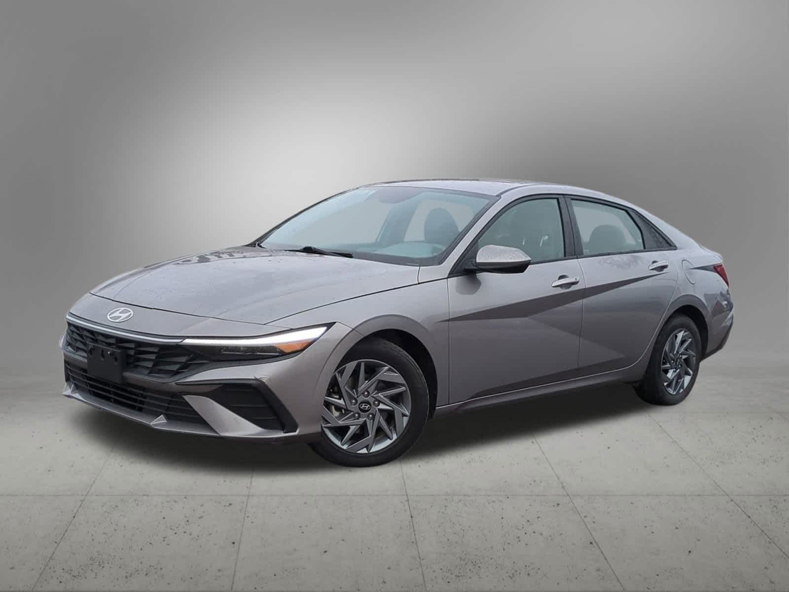 2024 Hyundai Elantra SEL's photo