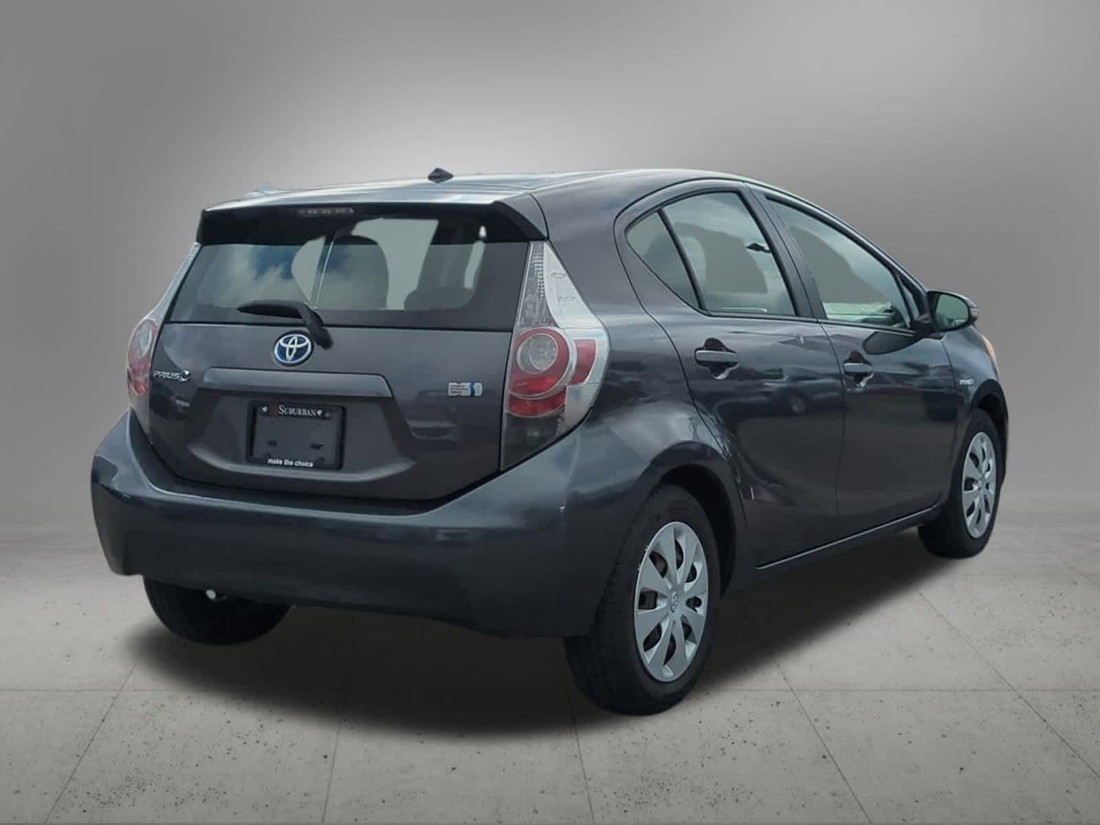 Thumbnail: 2012 Toyota Prius c - 6