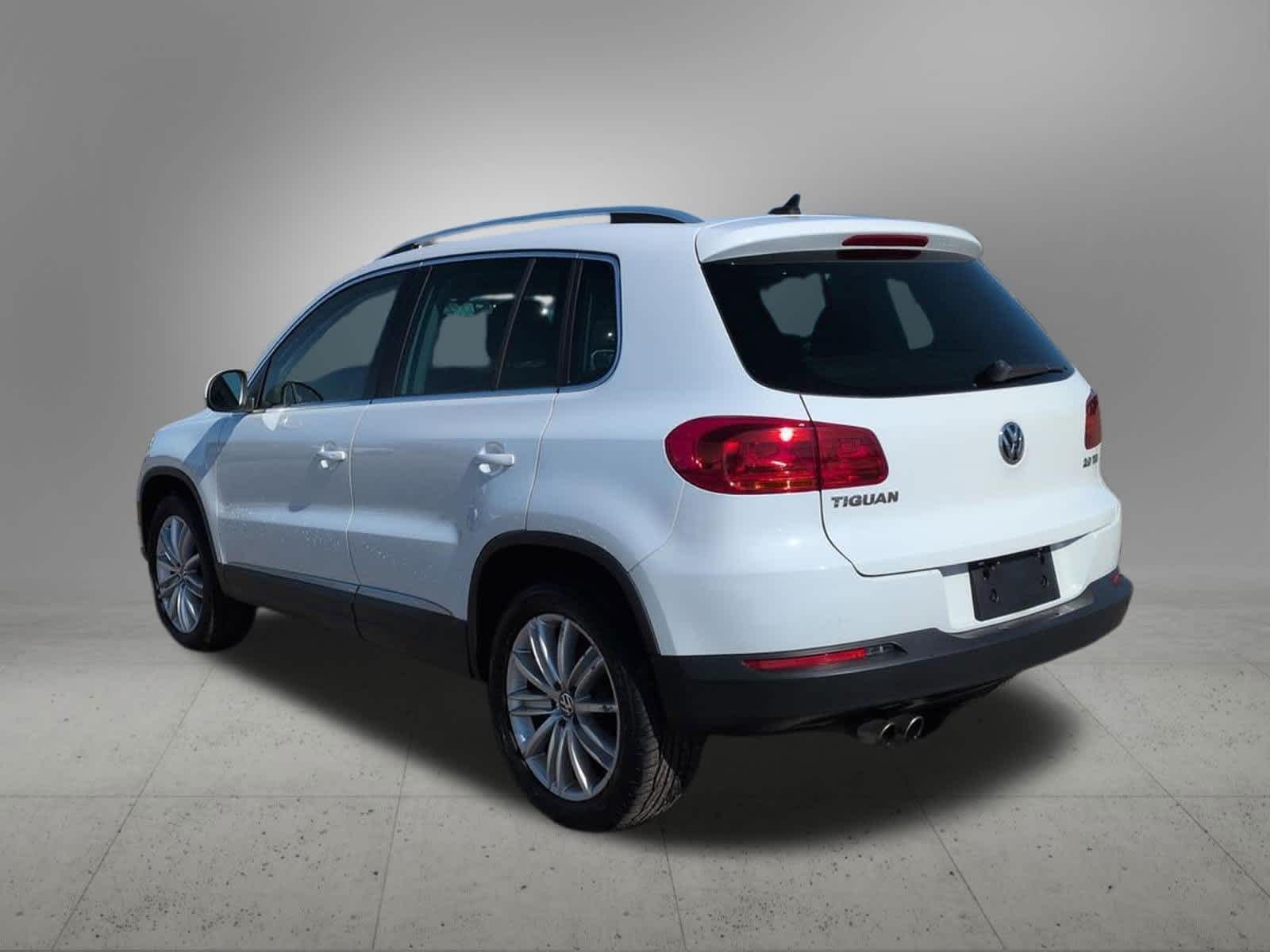 Thumbnail: 2014 Volkswagen Tiguan - 4