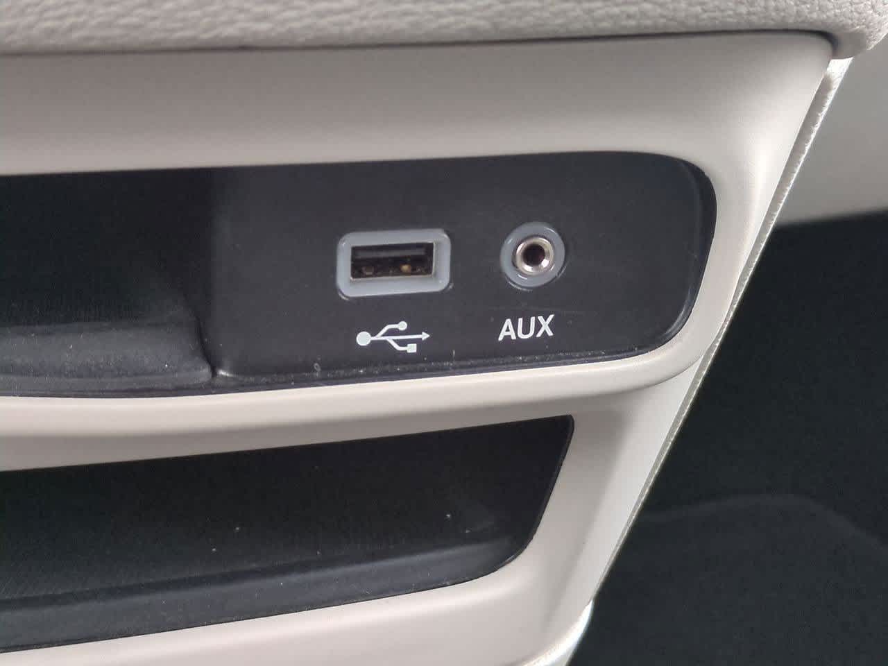 Thumbnail: 2020 Chrysler Pacifica - 31