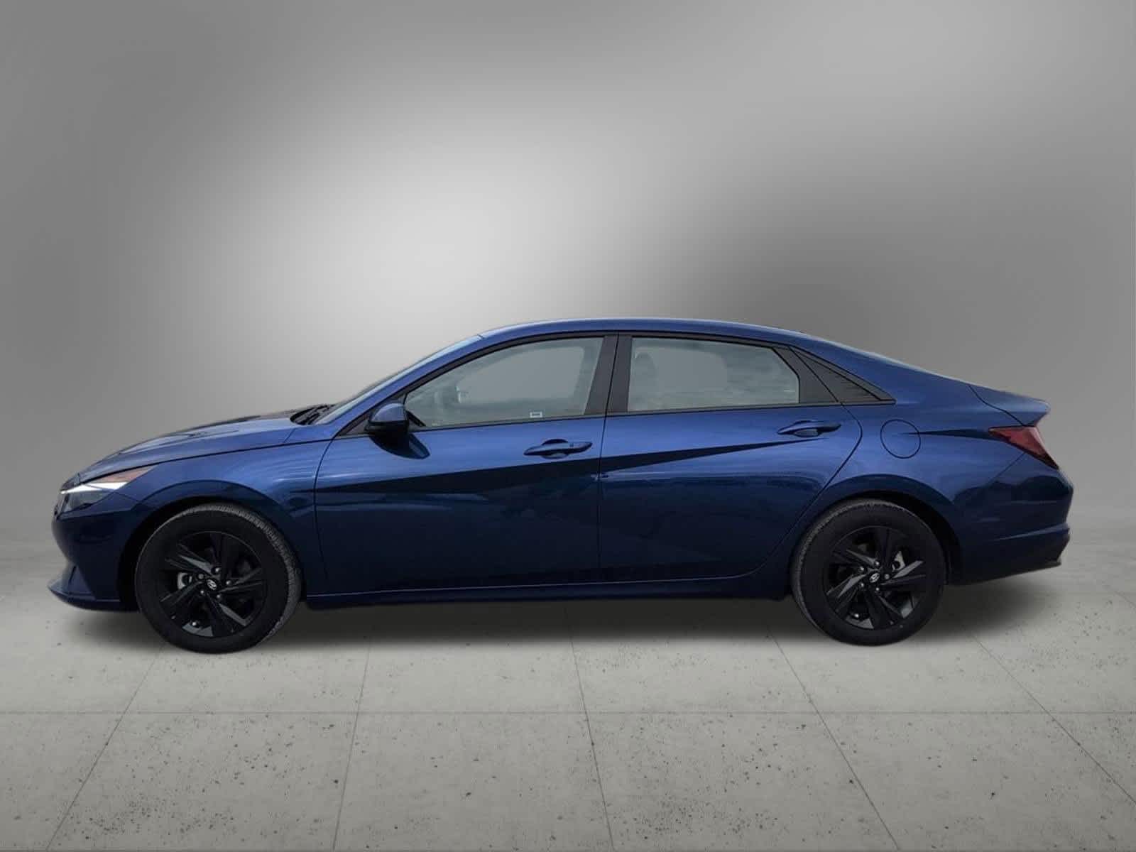 Thumbnail: 2023 Hyundai Elantra - 3