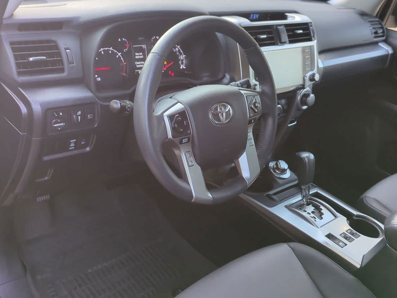 2022 Toyota 4Runner SR5 photo 2