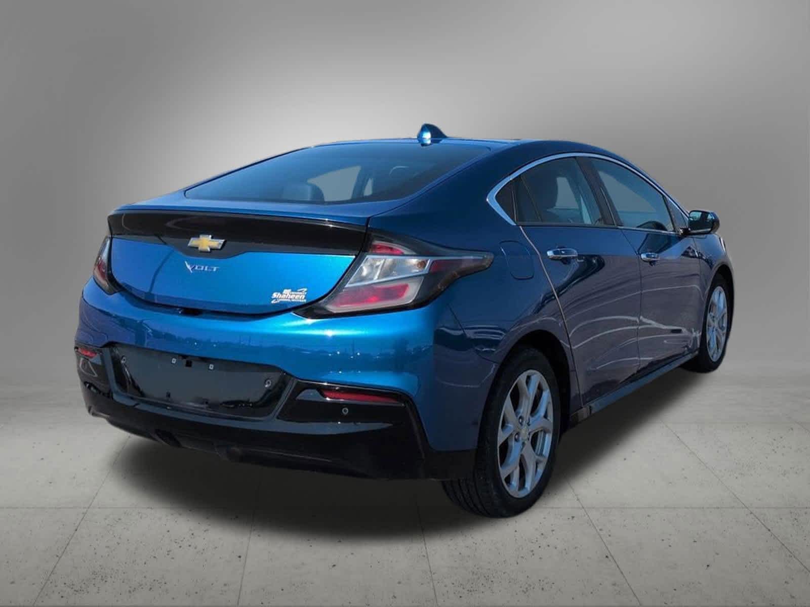 Thumbnail: 2017 Chevrolet Volt - 6