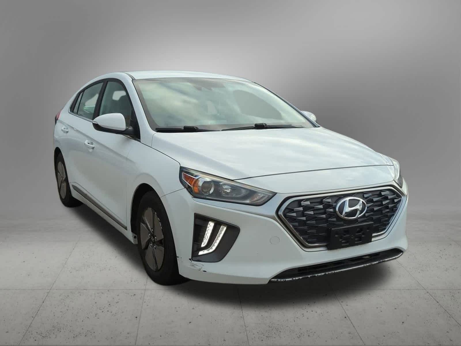 2022 Hyundai Ioniq SE 8