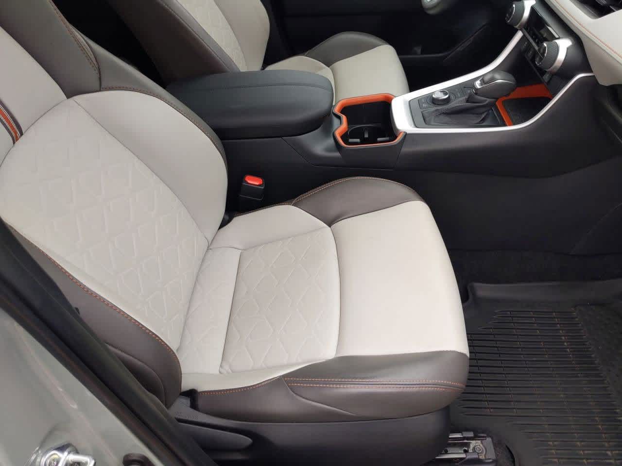 Thumbnail: 2022 Toyota RAV4 - 20