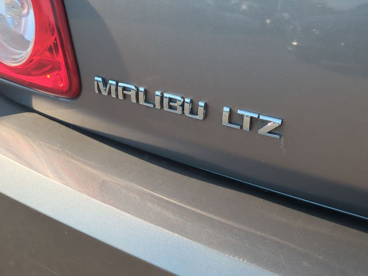 Thumbnail: 2010 Chevrolet Malibu - 12