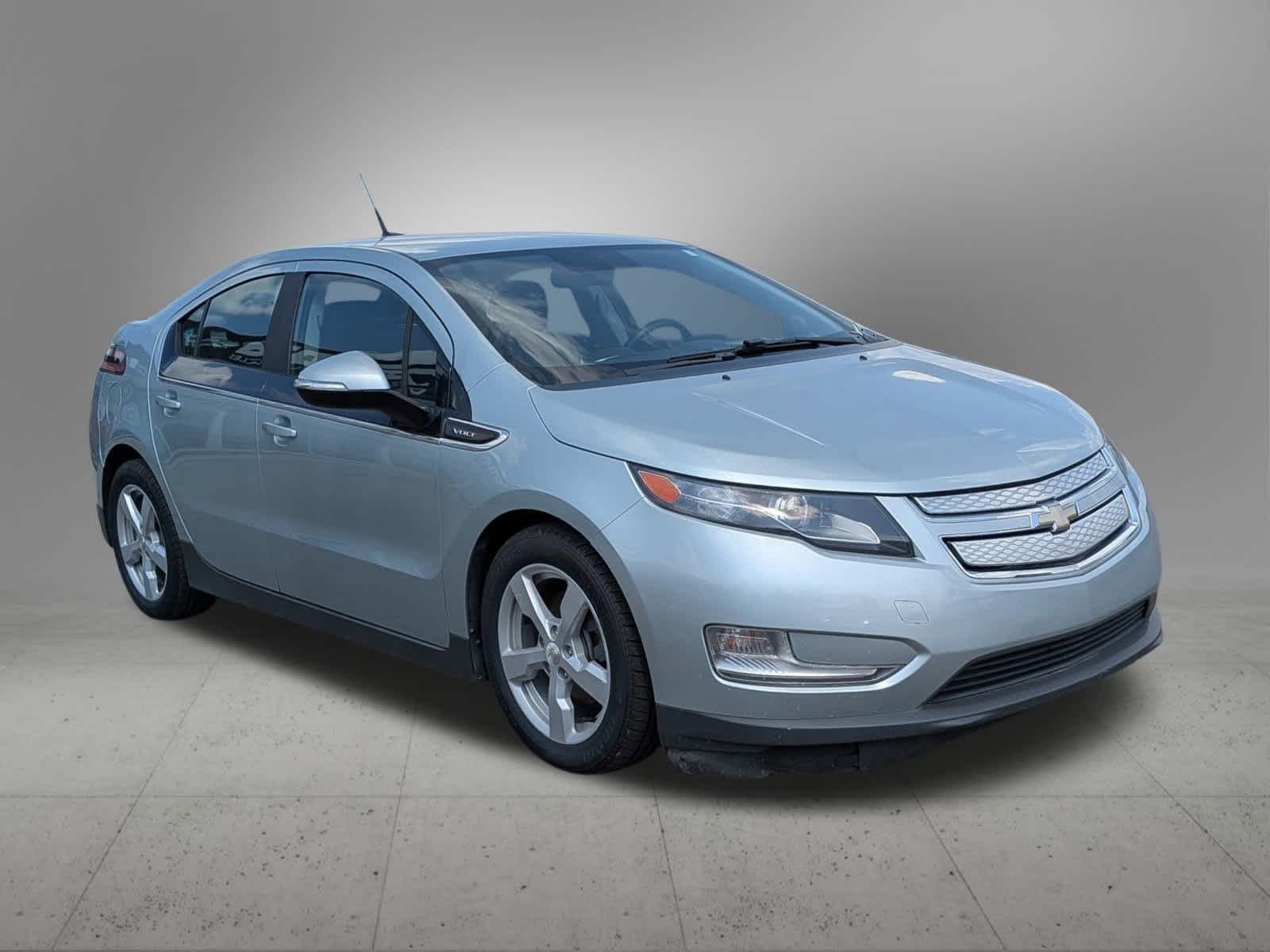 Thumbnail: 2013 Chevrolet Volt - 8