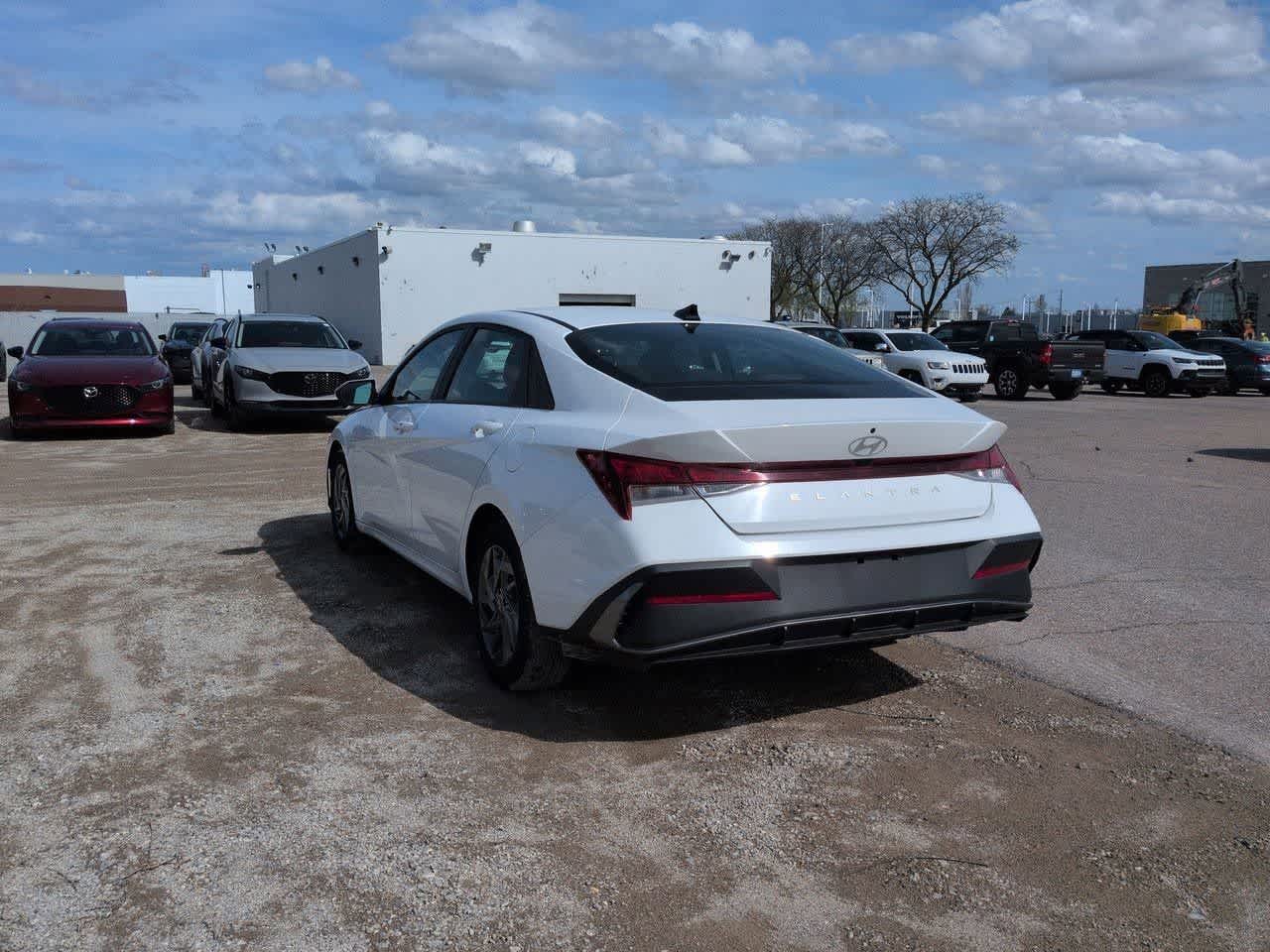 Thumbnail: 2024 Hyundai Elantra - 4