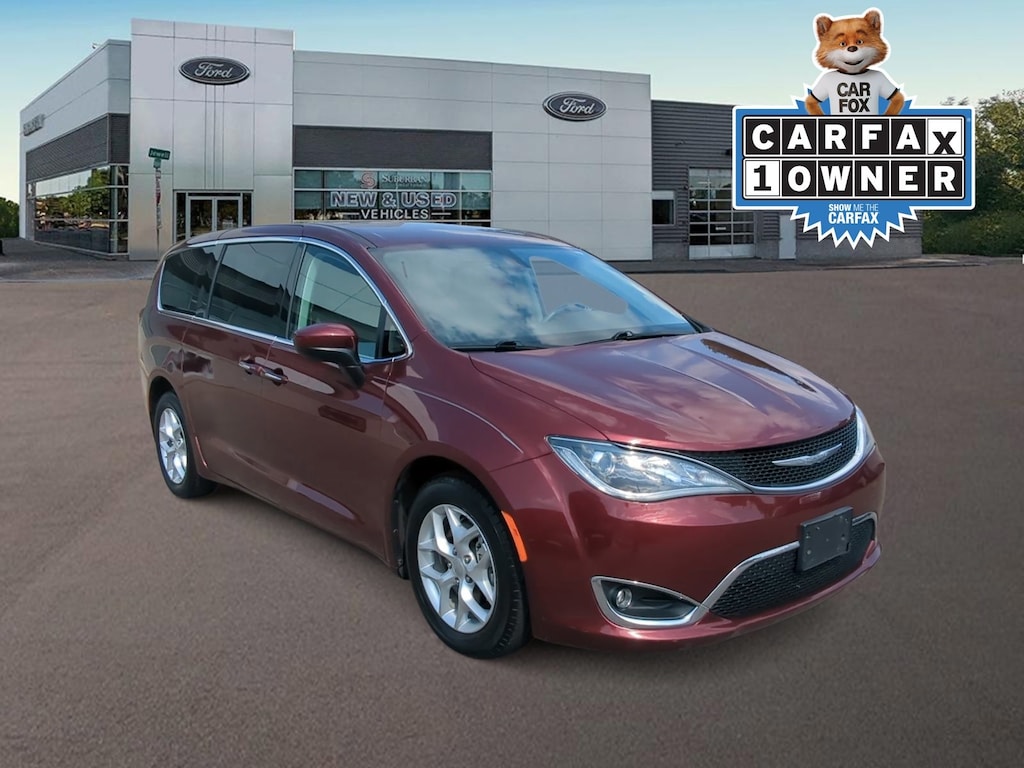 Used 2017 Chrysler Pacifica Touring L Minivan/Van