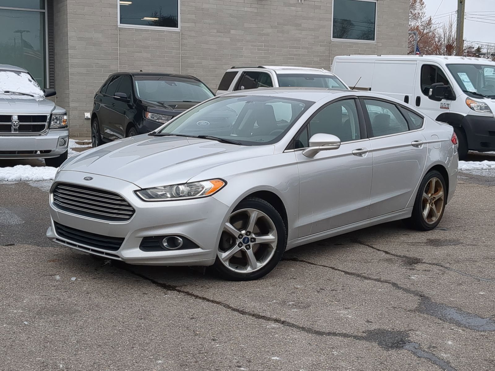 2014 Ford Fusion SE's photo