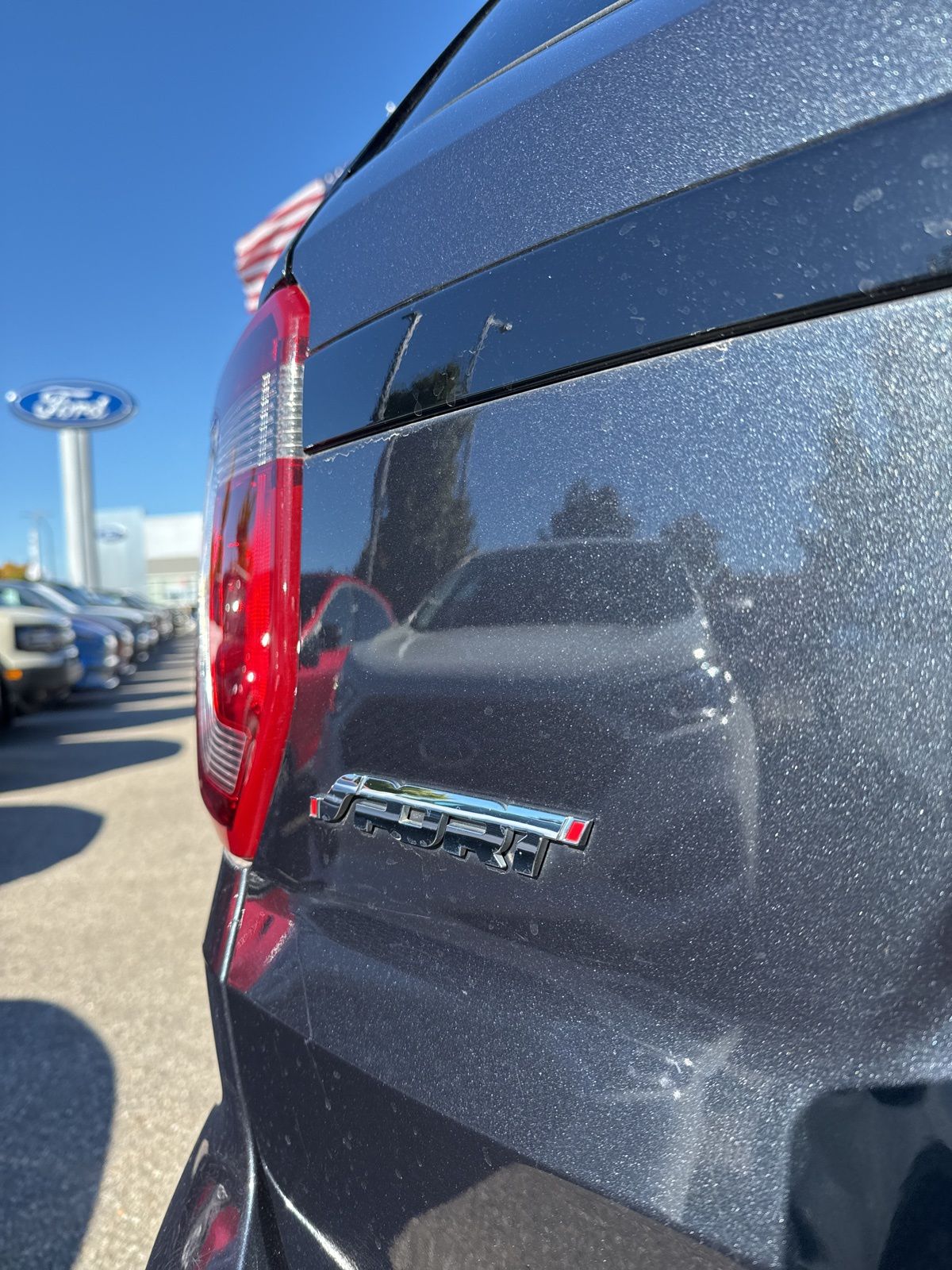 2017 Ford Explorer Sport photo 4