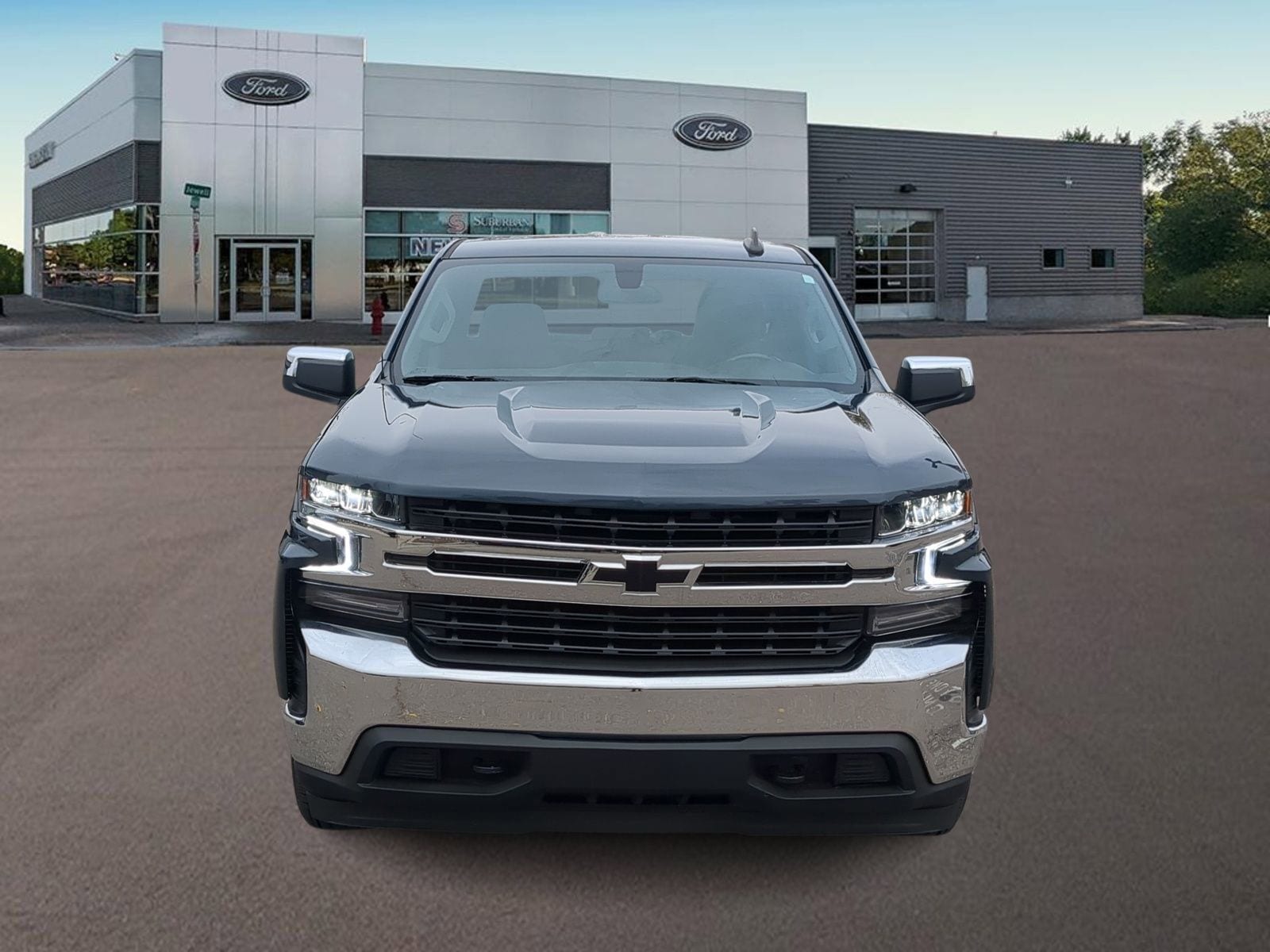 2021 Chevrolet Silverado 1500 LT photo 3