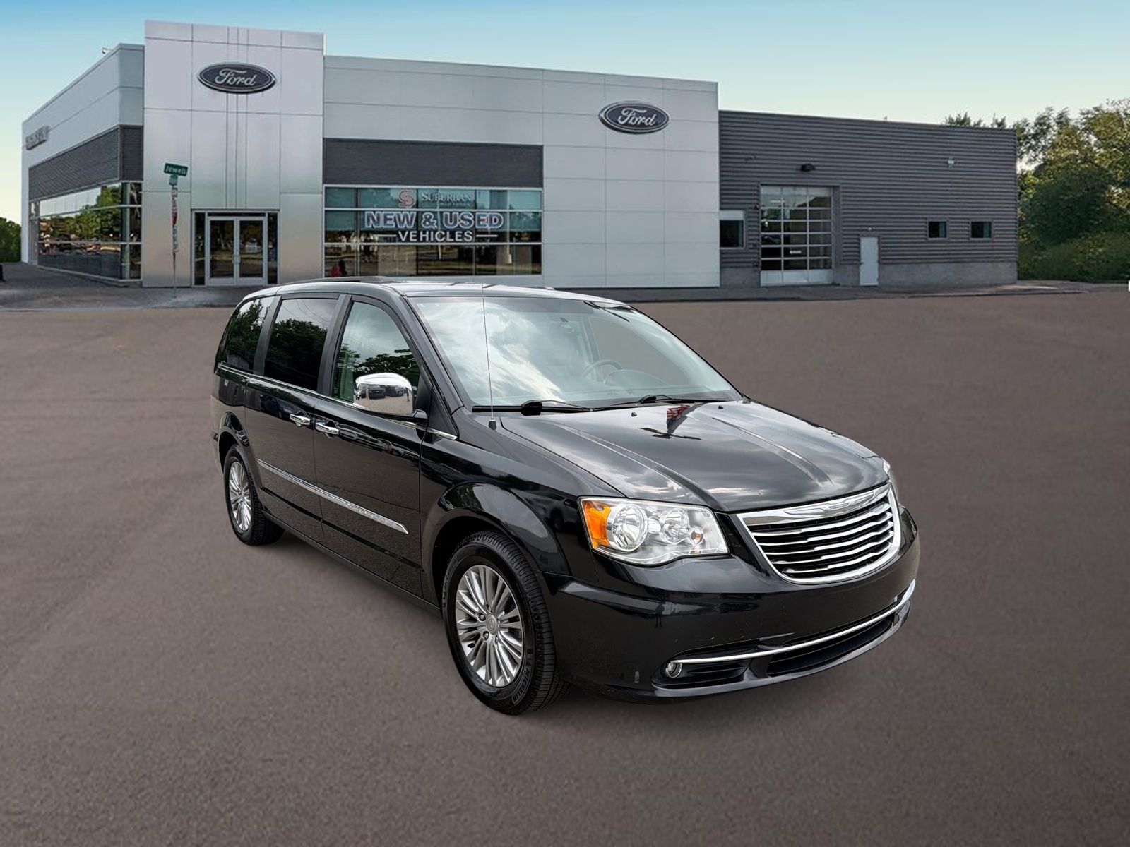 Used 2016 Chrysler Town & Country Touring-L with VIN 2C4RC1CG2GR207857 for sale in Ferndale, MI
