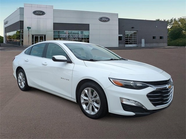 Used 2022 Chevrolet Malibu 1LT with VIN 1G1ZD5ST2NF105118 for sale in Ferndale, MI