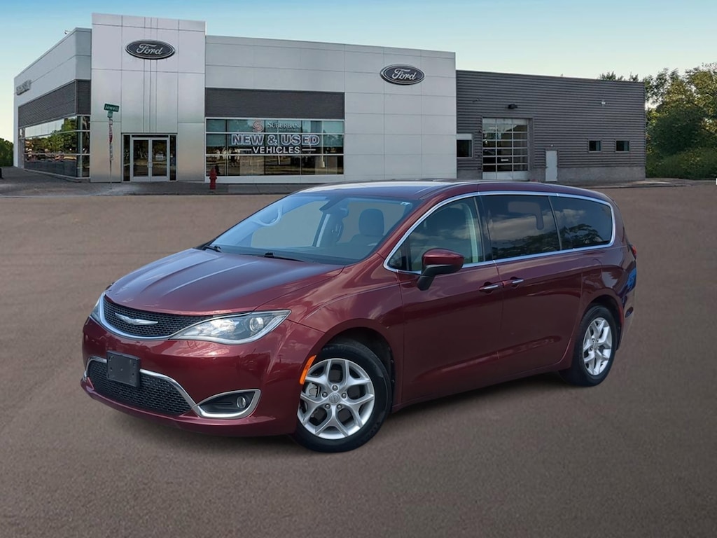 Used 2017 Chrysler Pacifica Touring L Minivan/Van