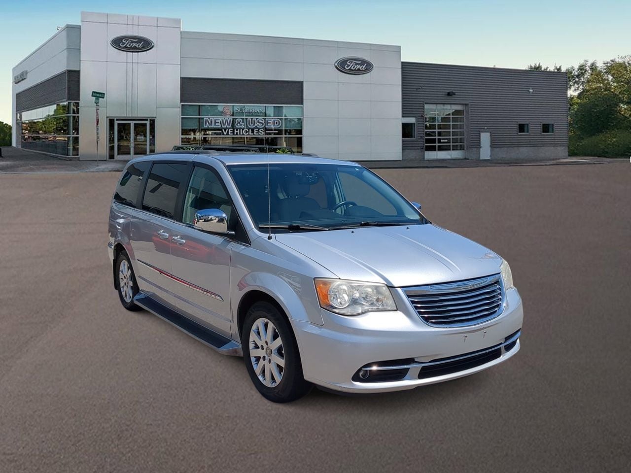 Used 2011 Chrysler Town & Country Touring-L with VIN 2A4RR8DG1BR780998 for sale in Ferndale, MI