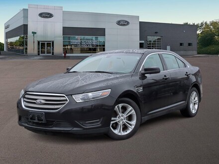 2018 Ford Taurus SEL Sedan in Ferndale, MI