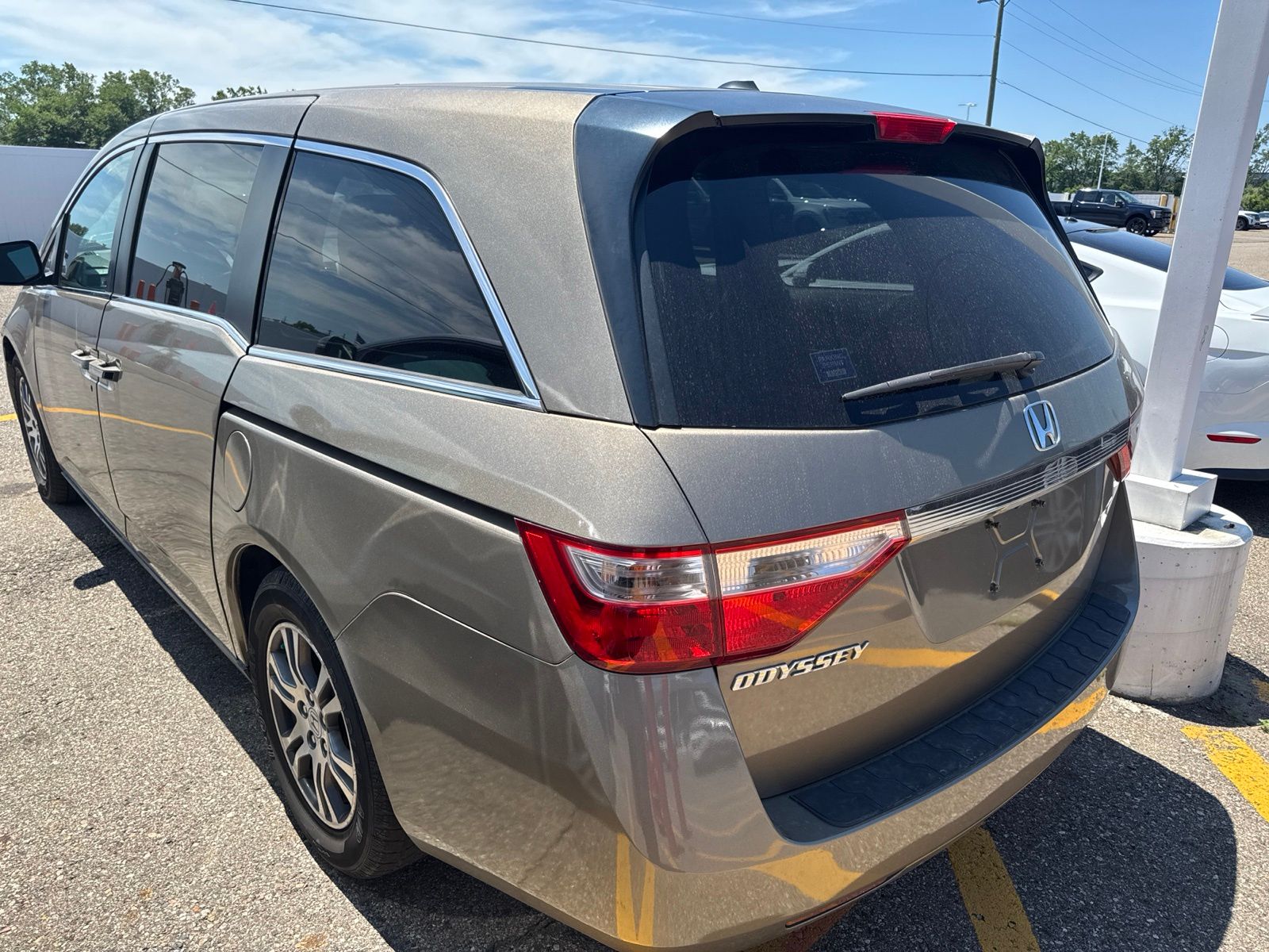 Thumbnail: 2011 Honda Odyssey - 28