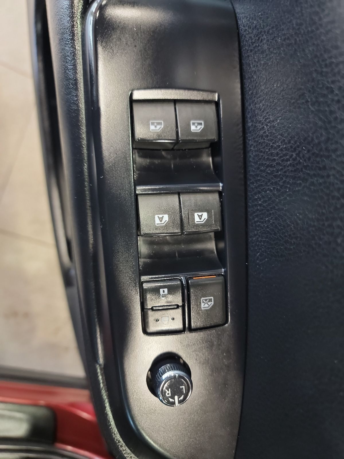 Thumbnail: 2019 Toyota Highlander - 18