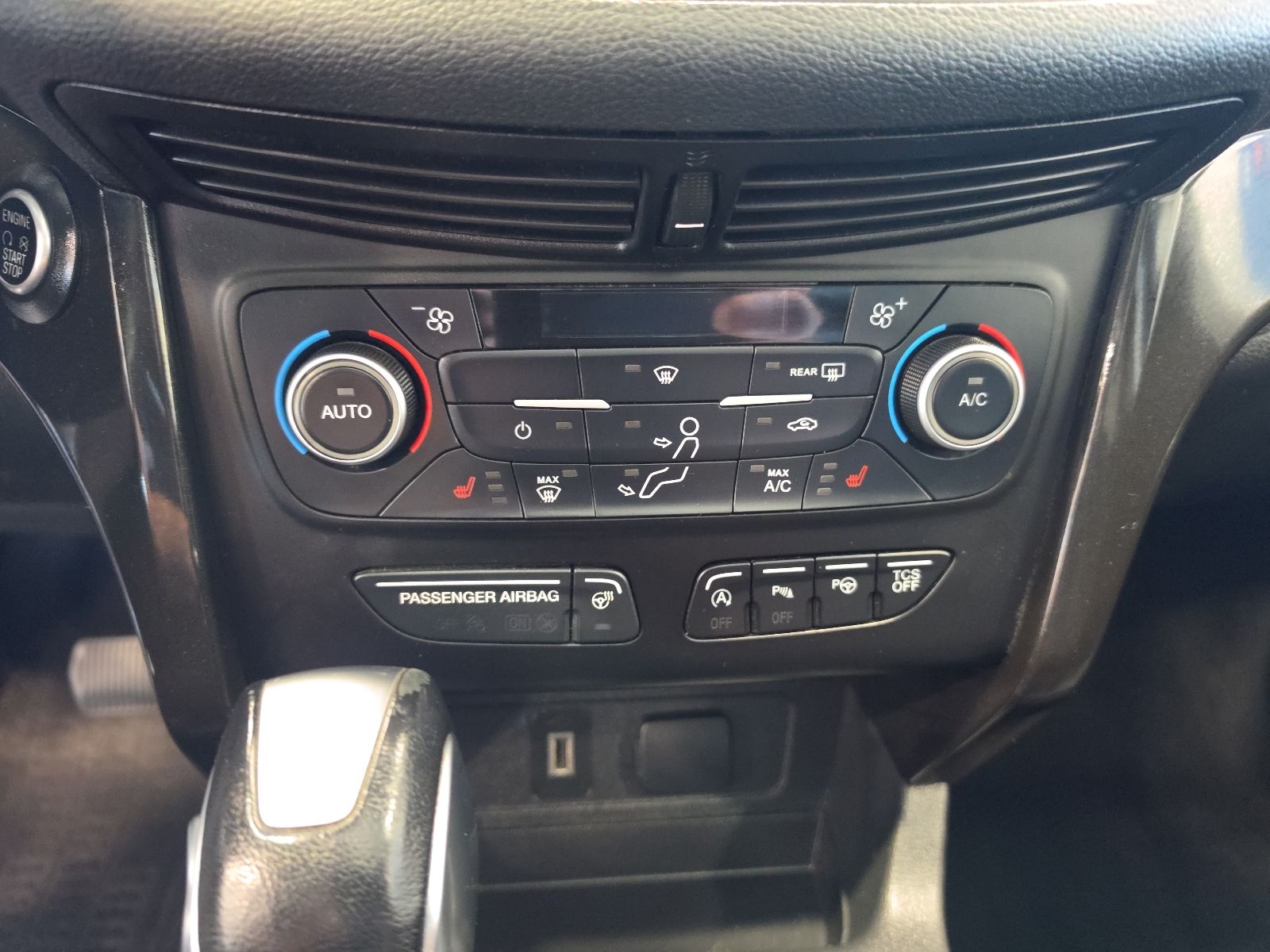 Thumbnail: 2019 Ford Escape - 23