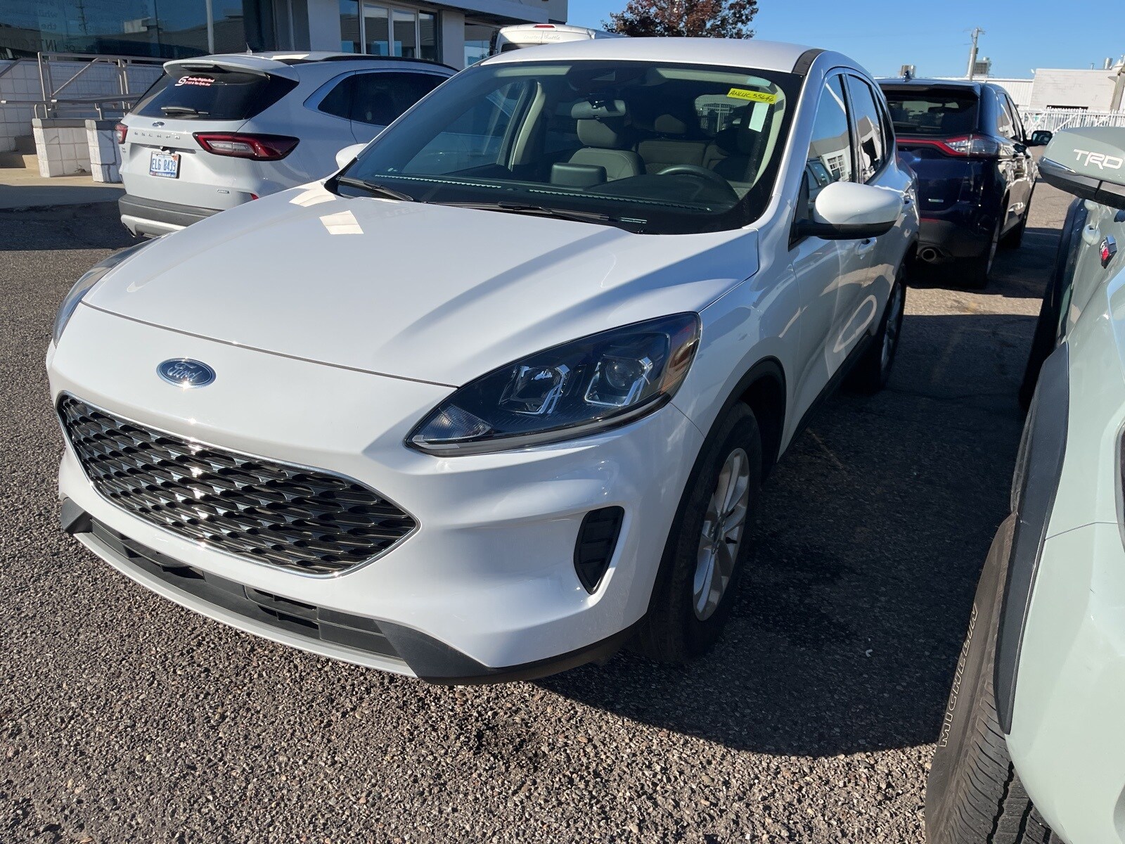 2020 Ford Escape SE photo 2
