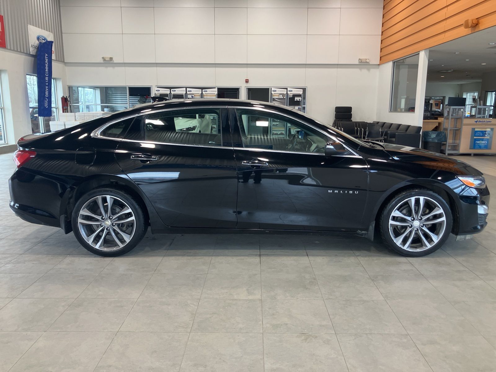 Thumbnail: 2019 Chevrolet Malibu - 4