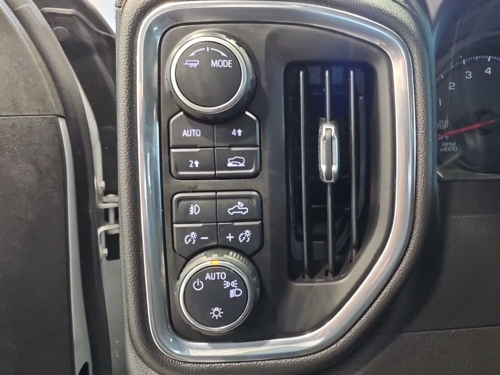 Thumbnail: 2022 Chevrolet Silverado 1500 - 18