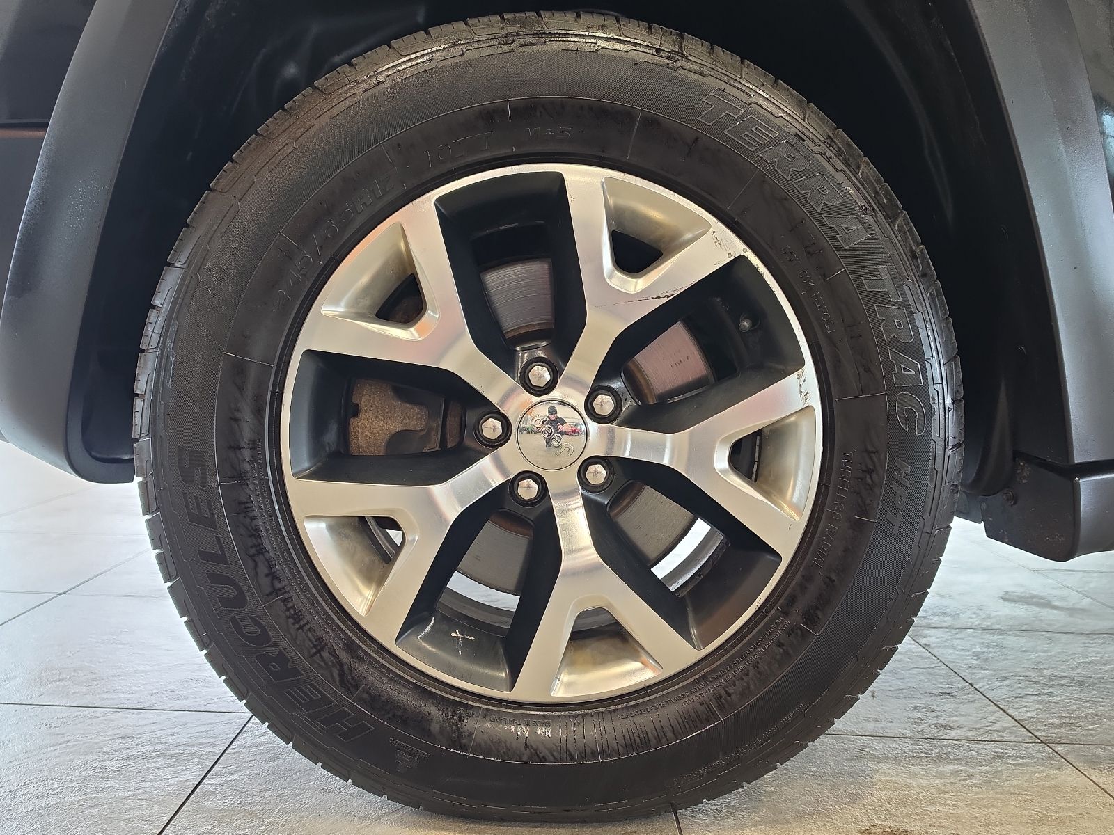 Thumbnail: 2016 Jeep Cherokee - 14
