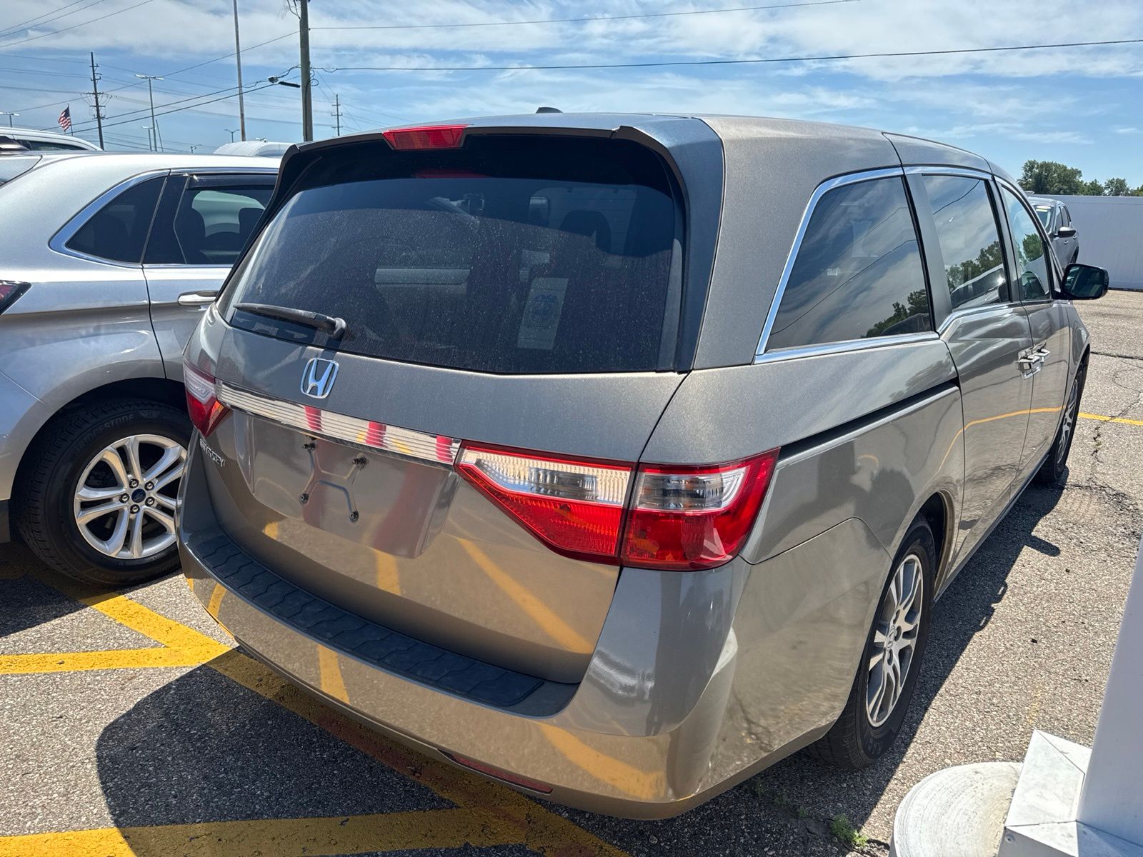 Thumbnail: 2011 Honda Odyssey - 13