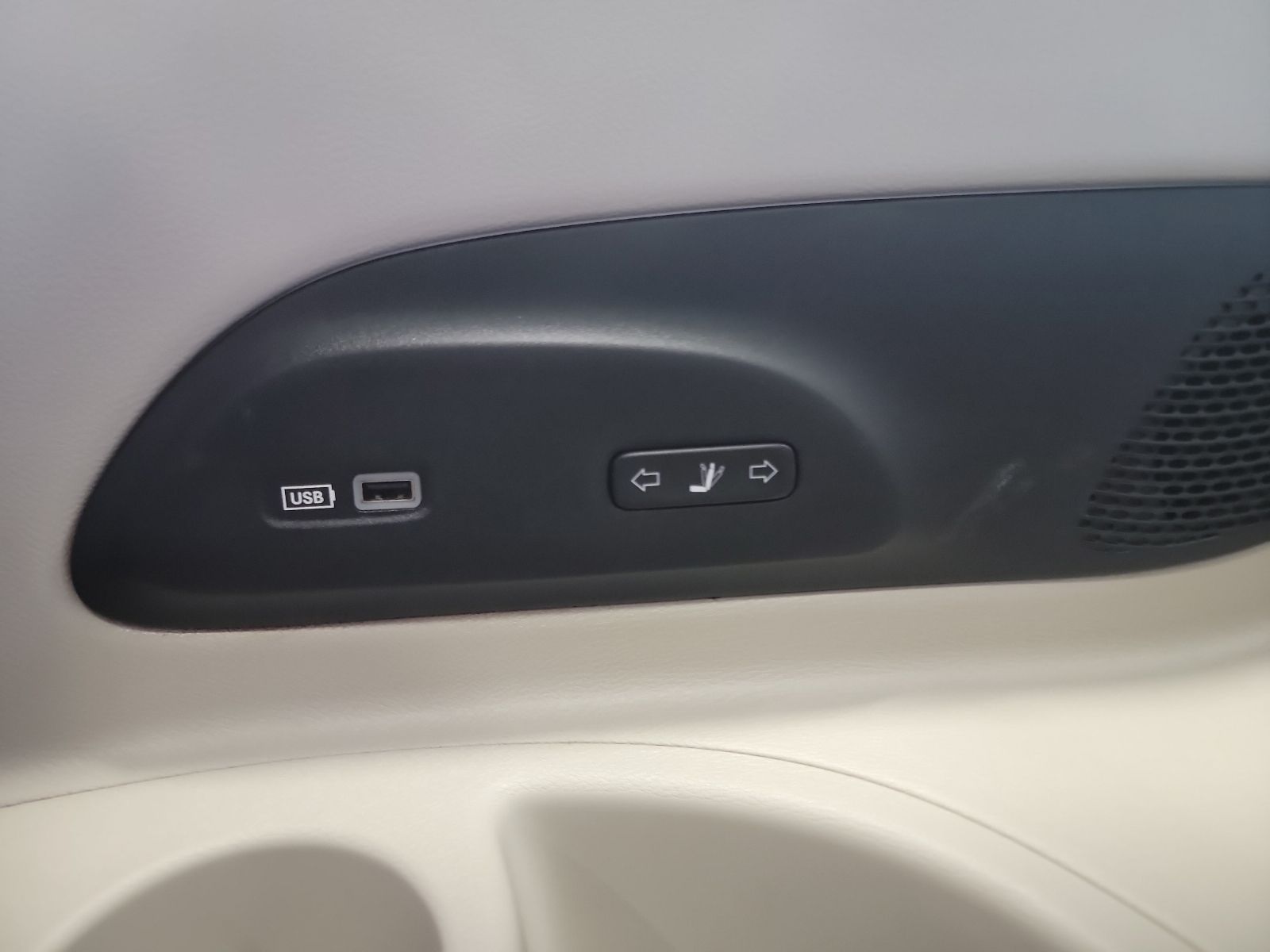 Thumbnail: 2020 Chrysler Pacifica - 34