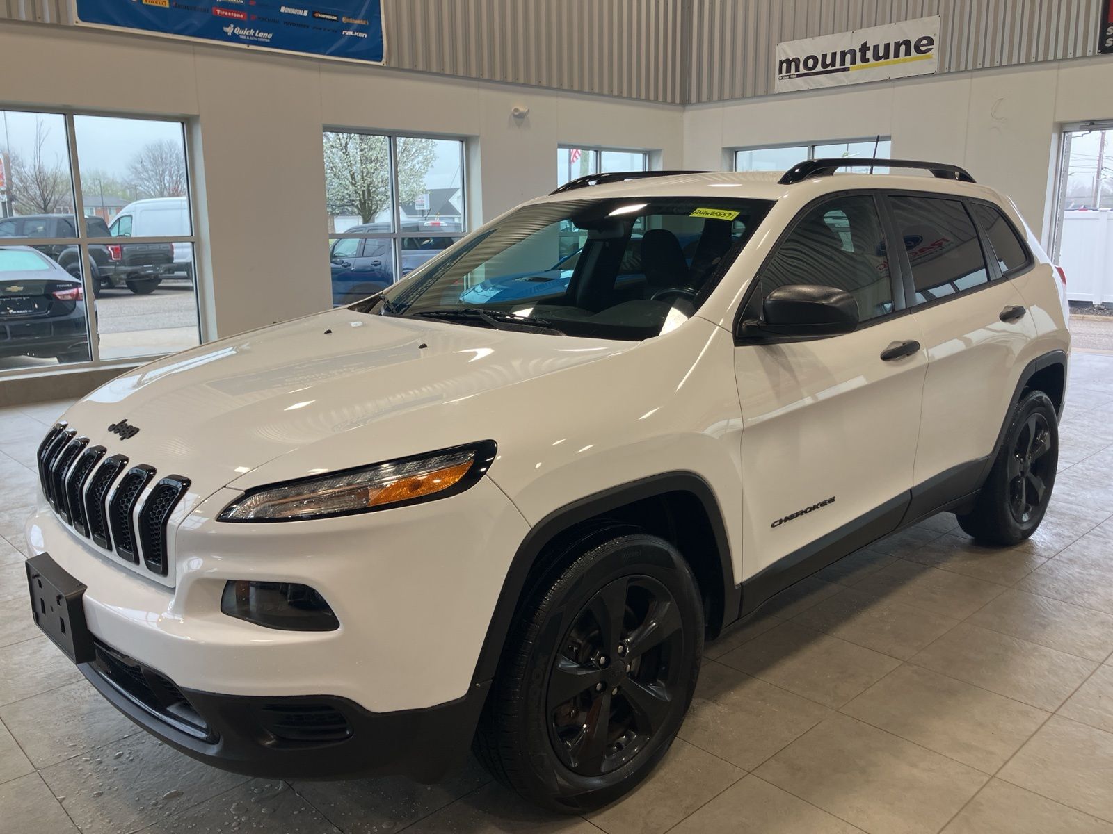 Thumbnail: 2017 Jeep Cherokee - 1