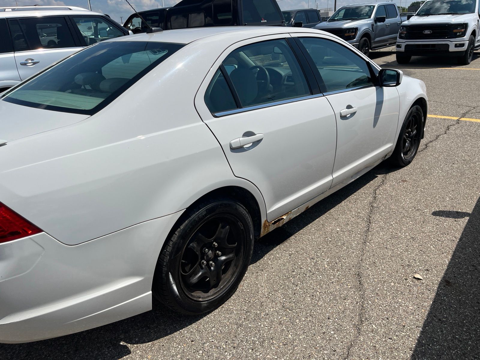 Thumbnail: 2010 Ford Fusion - 15