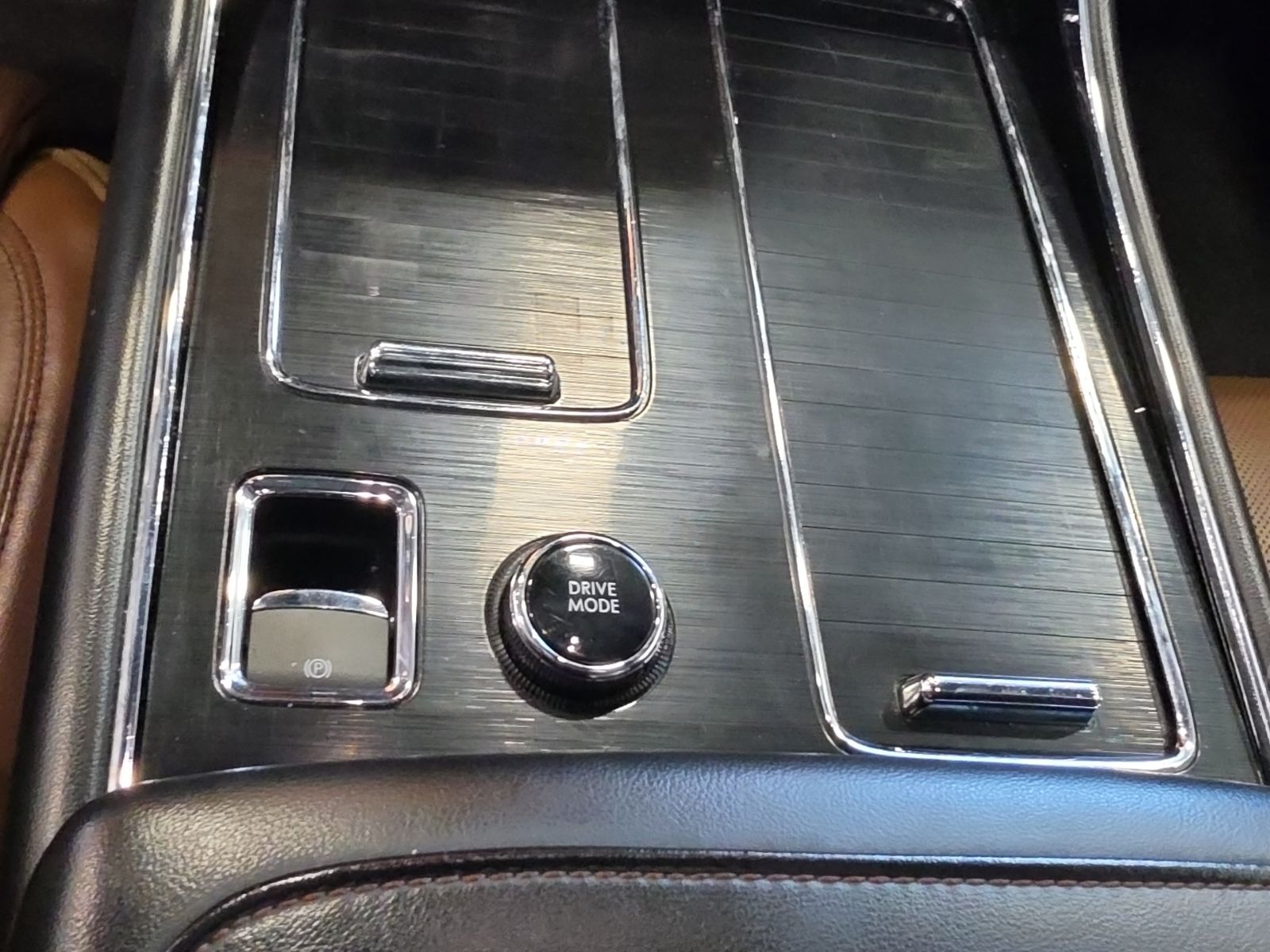 Thumbnail: 2020 Lincoln Aviator - 25