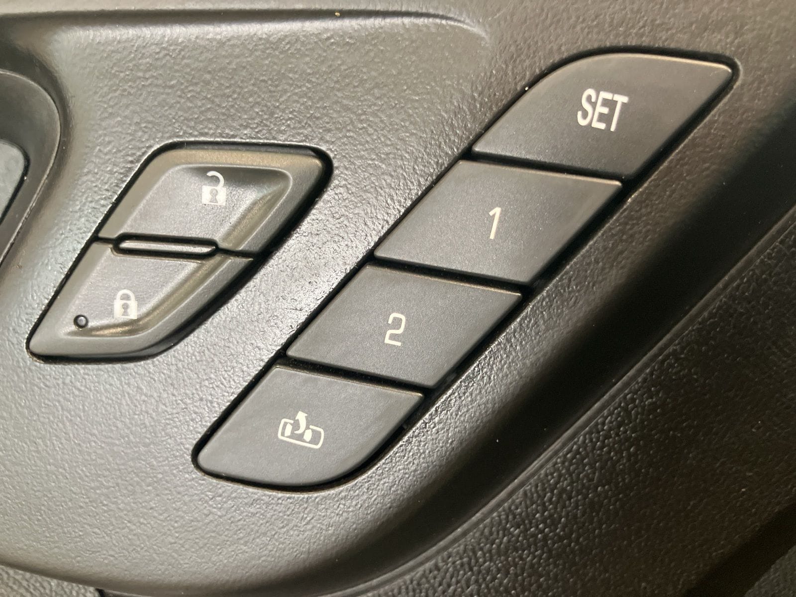 Thumbnail: 2019 Chevrolet Malibu - 16