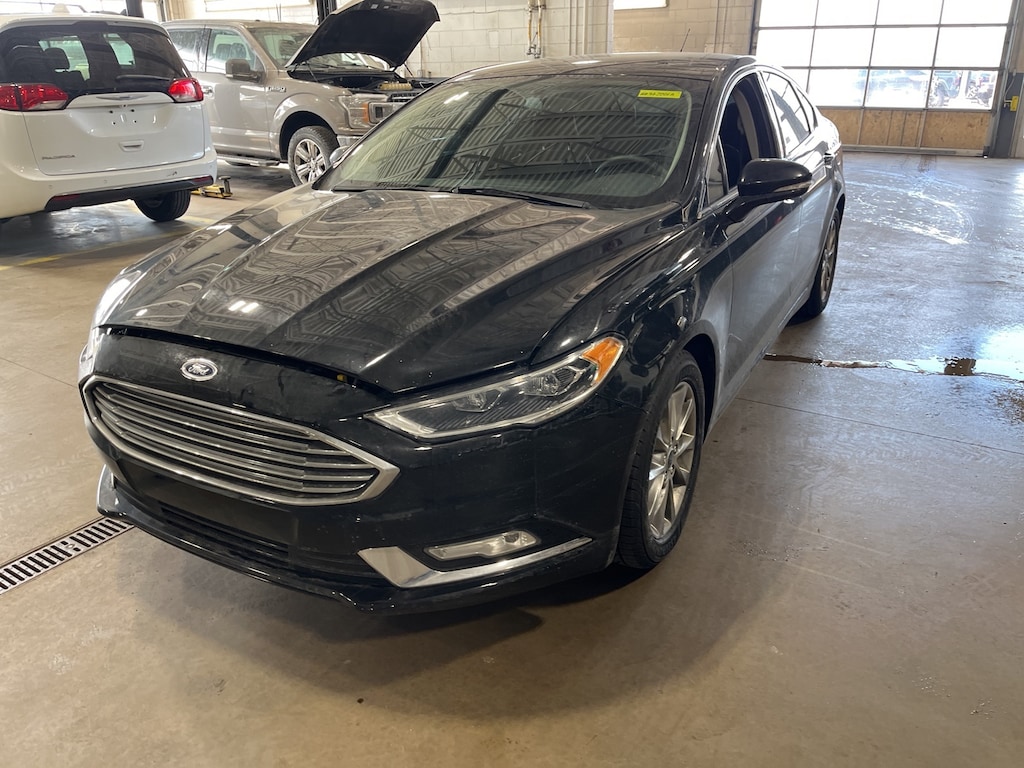 Used 2017 Ford Fusion SE Sedan