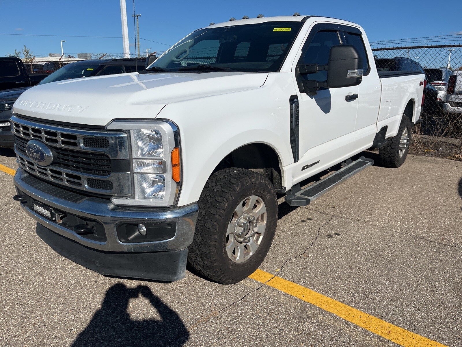2023 Ford F-350 photo 2