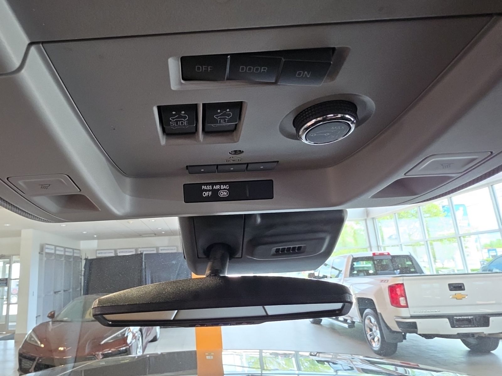 Thumbnail: 2020 Chevrolet Tahoe - 28