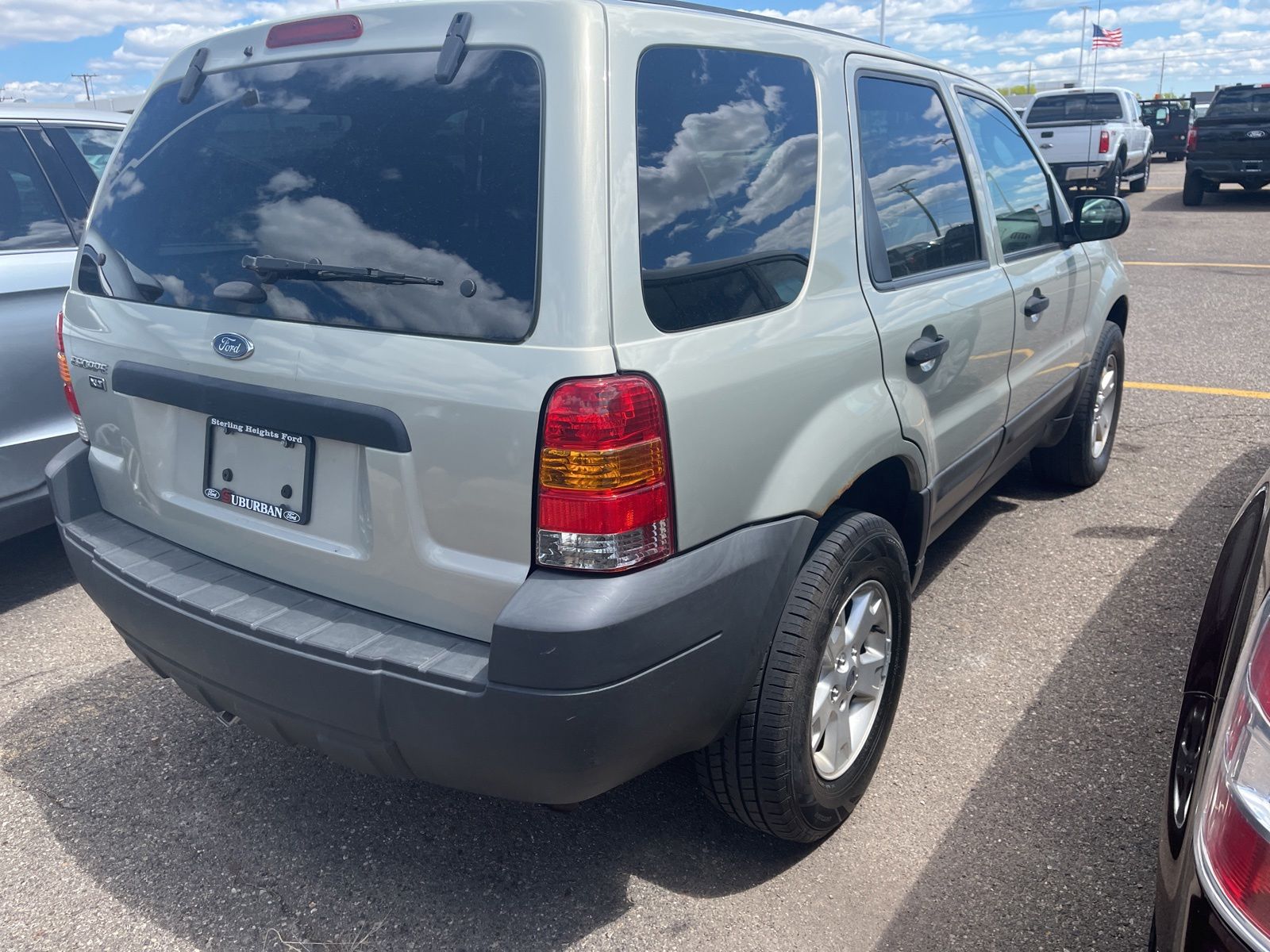 Thumbnail: 2005 Ford Escape - 11