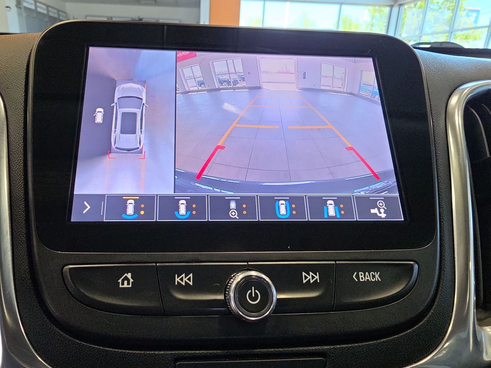 Thumbnail: 2020 Chevrolet Equinox - 26