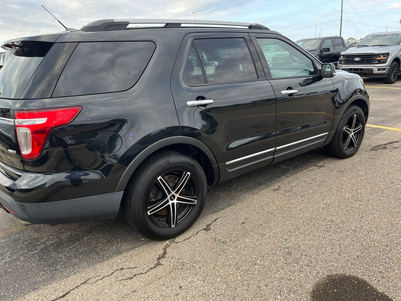 Thumbnail: 2015 Ford Explorer - 16