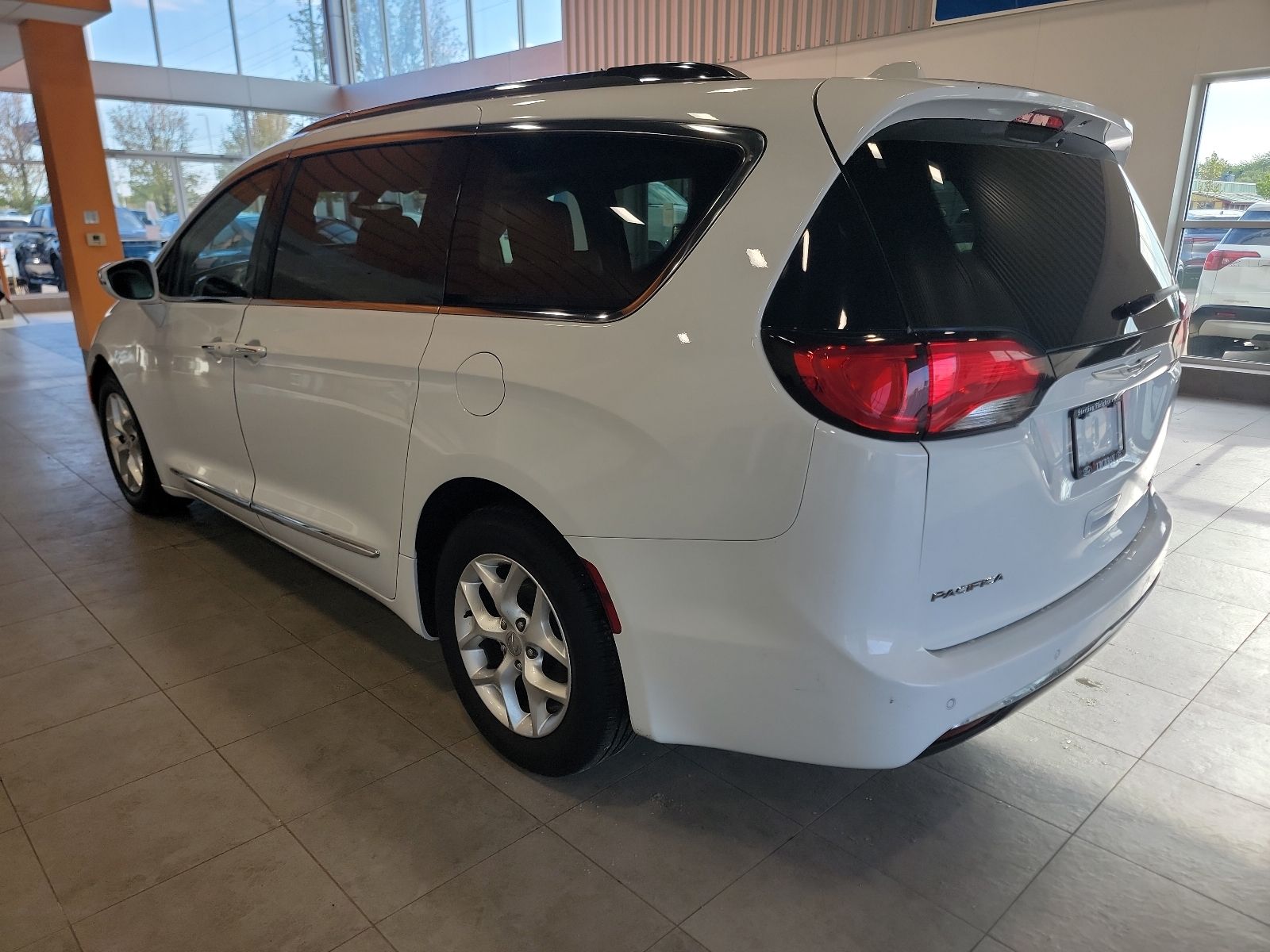 Thumbnail: 2020 Chrysler Pacifica - 8