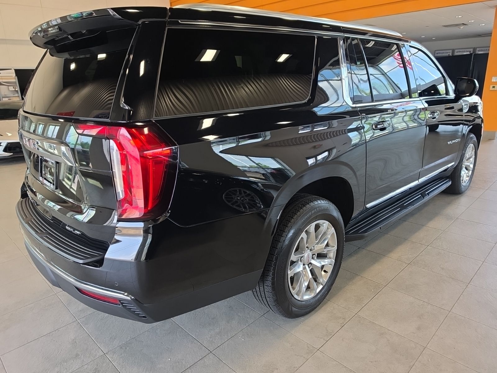 Thumbnail: 2023 GMC Yukon XL - 7
