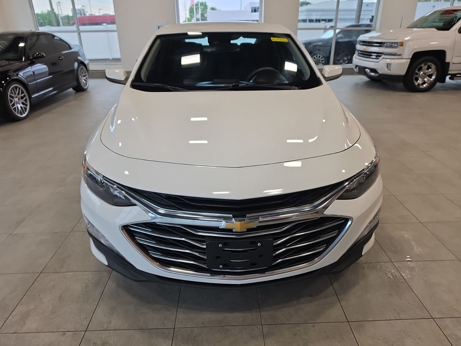 Thumbnail: 2022 Chevrolet Malibu - 3