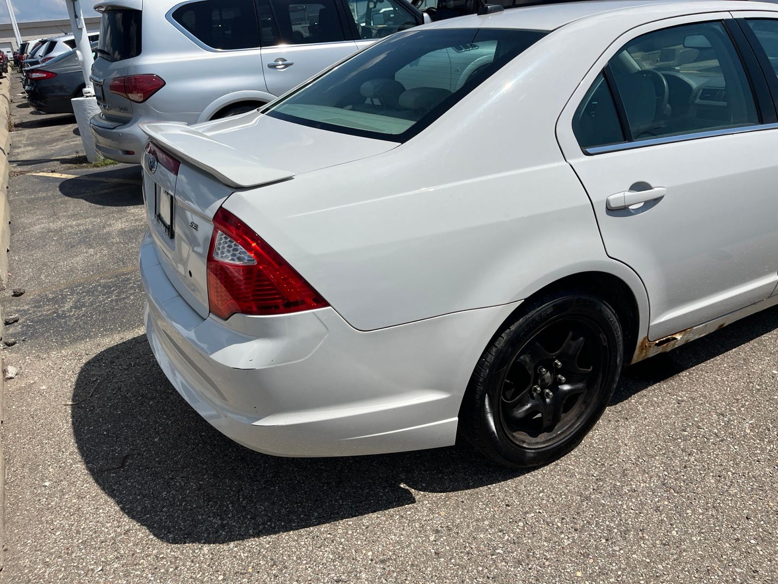 Thumbnail: 2010 Ford Fusion - 13