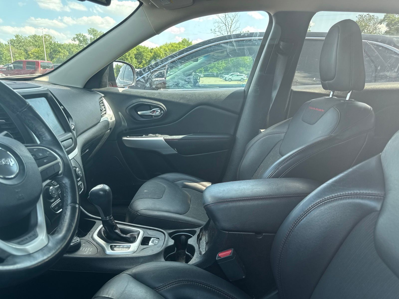 Thumbnail: 2018 Jeep Cherokee - 33