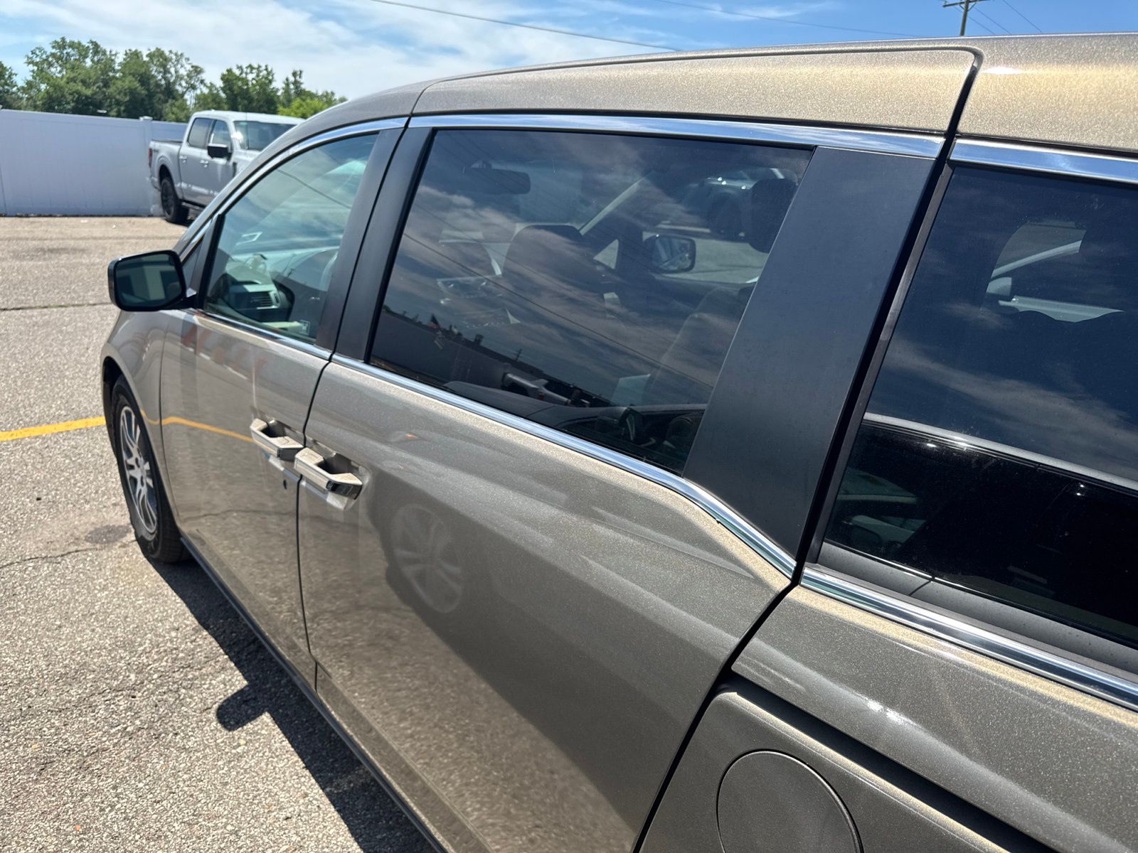Thumbnail: 2011 Honda Odyssey - 15