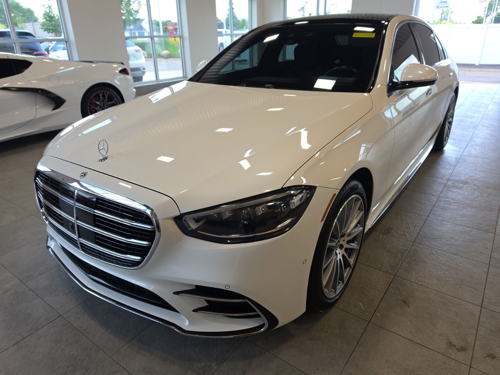 Thumbnail: 2023 Mercedes-Benz S-Class - 2