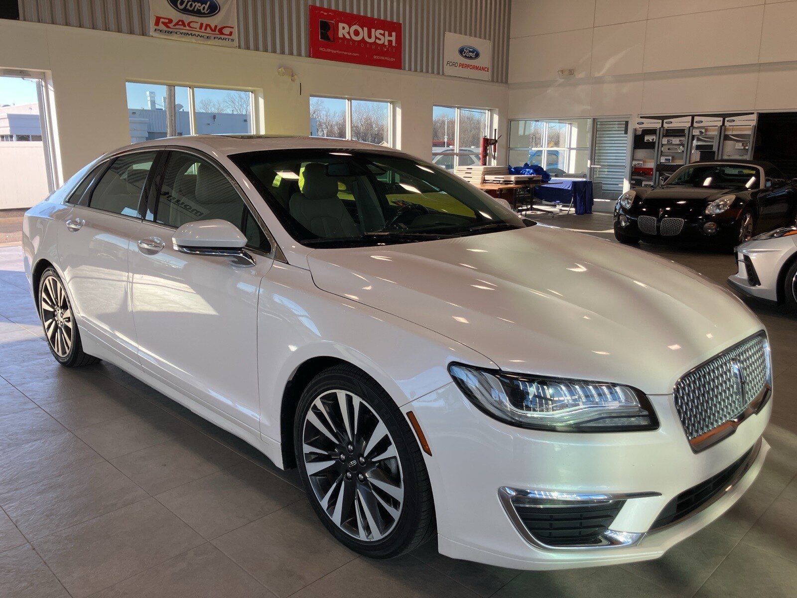 2018 Lincoln MKZ Hybrid Reserve photo 3